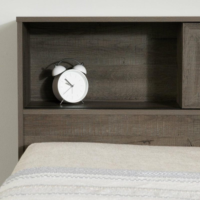 Hazen Bookcase Headboard – Fall Oak Bedroom