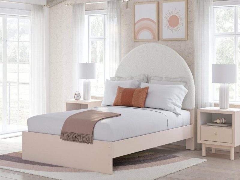 Lola Panel Bed, White Boucle Fabric & Blush – Full Size Bedroom